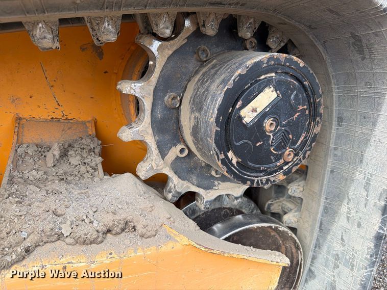 image for item FM7638 2011 Mustang 2100RT tracked skid steer loader