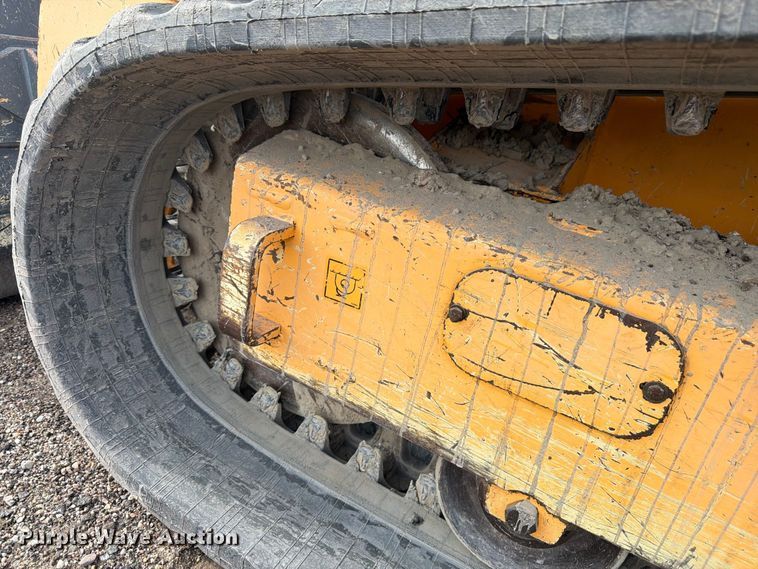 image for item FM7638 2011 Mustang 2100RT tracked skid steer loader