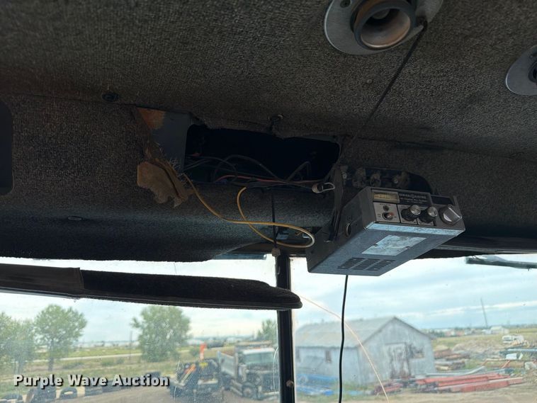 image for item FM7639 1989 International F9300 water truck