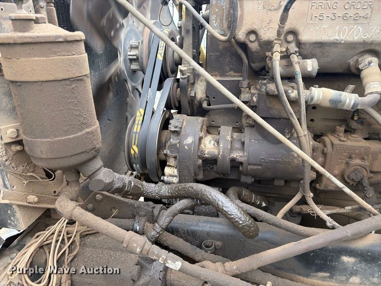 image for item FM7639 1989 International F9300 water truck