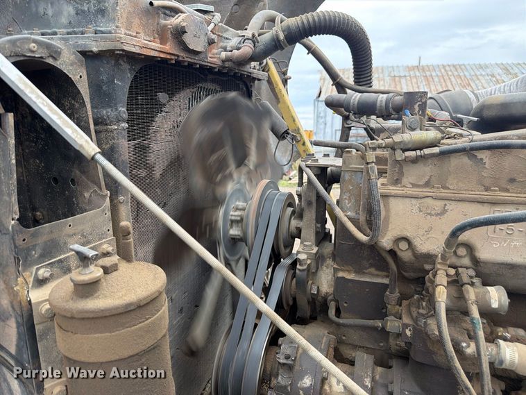 image for item FM7639 1989 International F9300 water truck