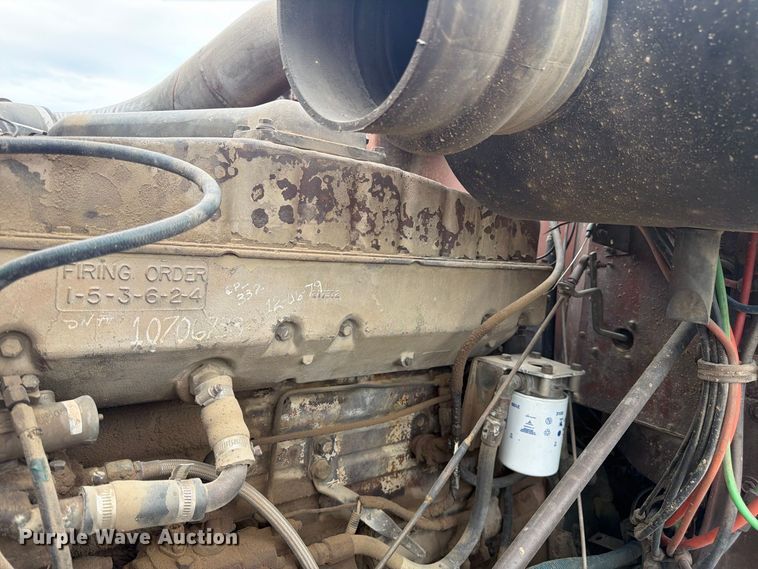 image for item FM7639 1989 International F9300 water truck