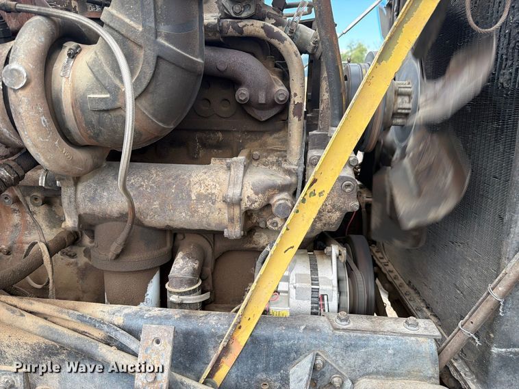 image for item FM7639 1989 International F9300 water truck