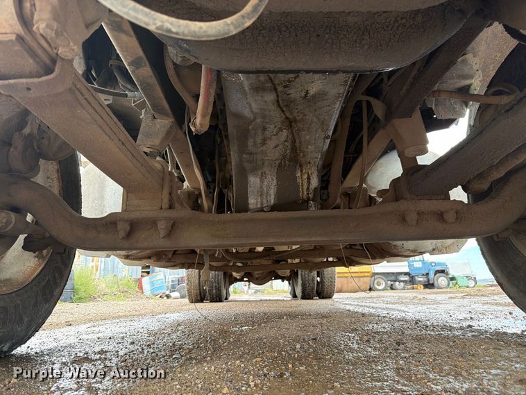 image for item FM7639 1989 International F9300 water truck