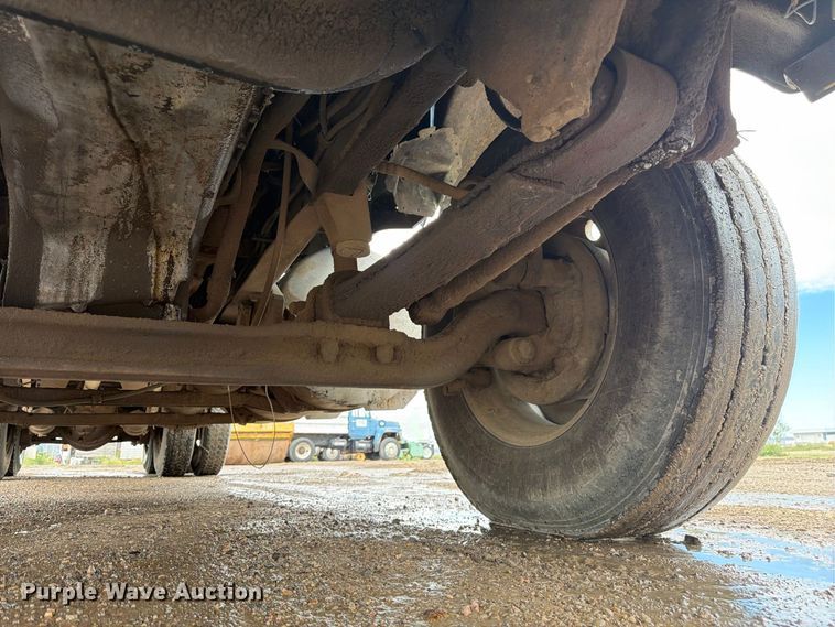 image for item FM7639 1989 International F9300 water truck