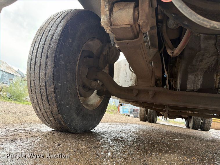 image for item FM7639 1989 International F9300 water truck