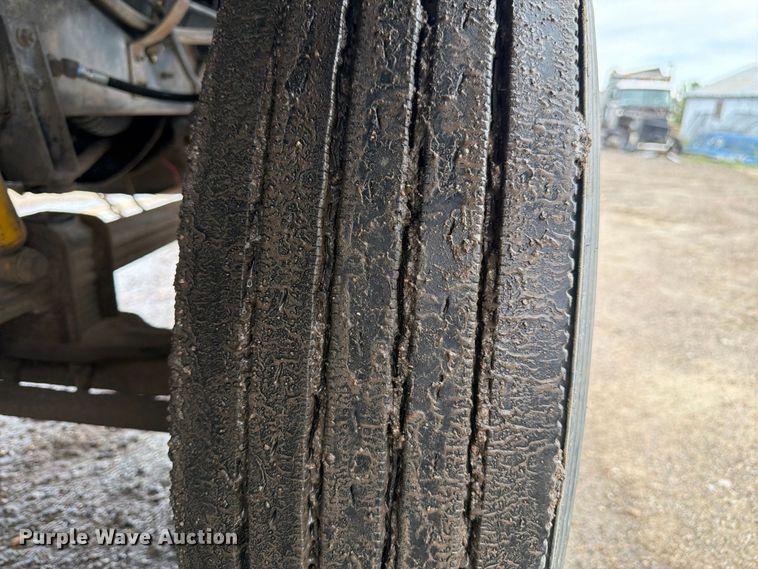 image for item FM7639 1989 International F9300 water truck