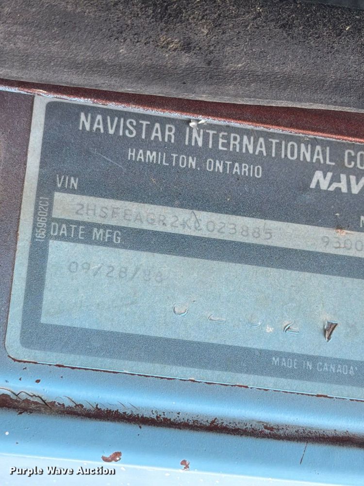 image for item FM7639 1989 International F9300 water truck