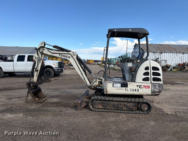 image for item FM7641 2007 Terex TC29 mini excavator