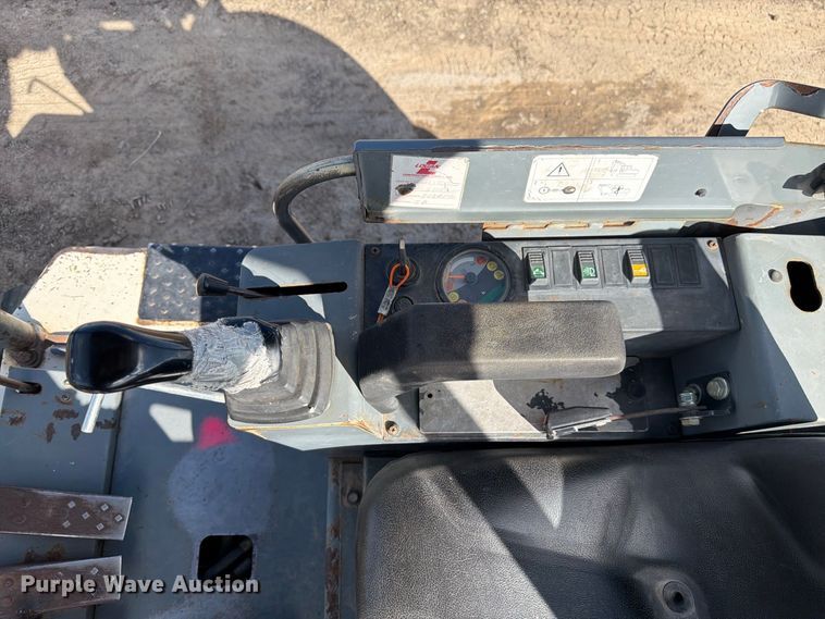 image for item FM7641 2007 Terex TC29 mini excavator