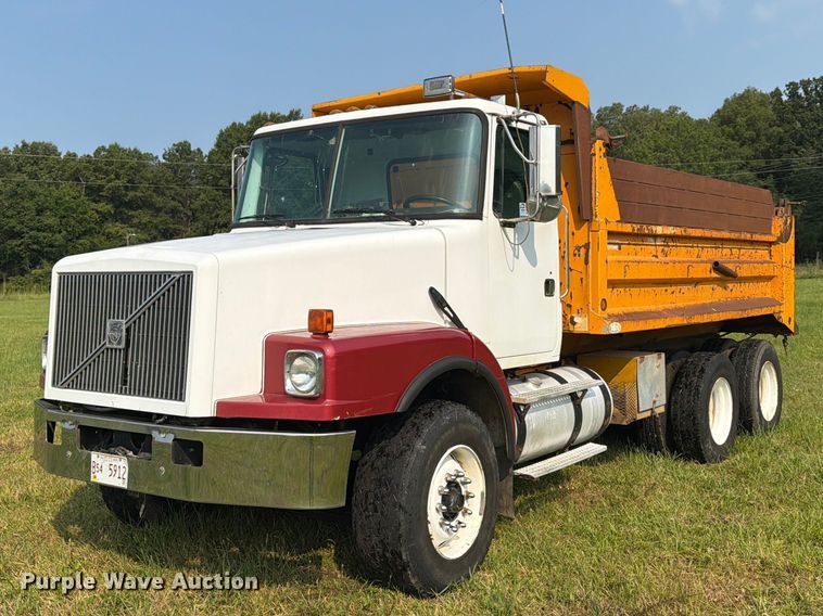 image for item FN2026 2001 Volvo WG dump truck