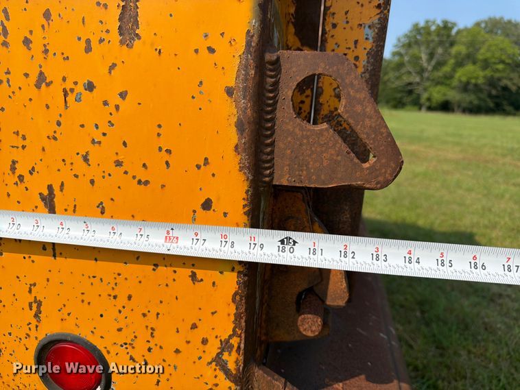 image for item FN2026 2001 Volvo WG dump truck