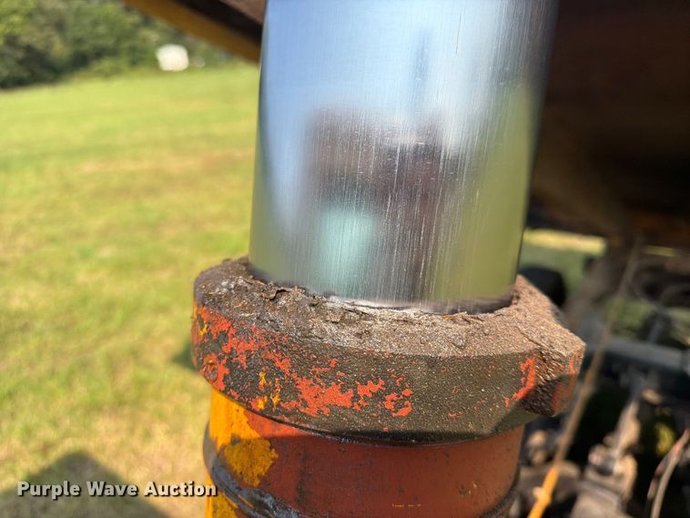 image for item FN2026 2001 Volvo WG dump truck