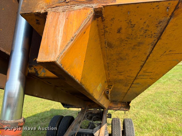 image for item FN2026 2001 Volvo WG dump truck