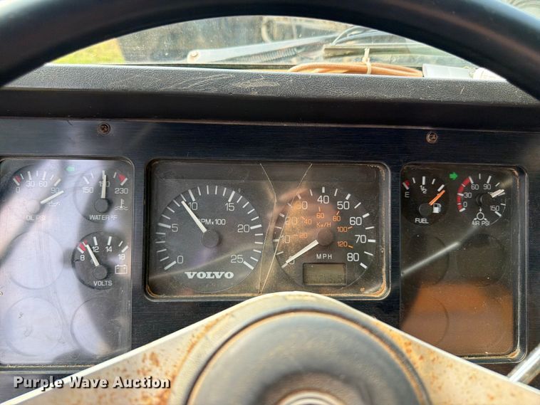 image for item FN2026 2001 Volvo WG dump truck