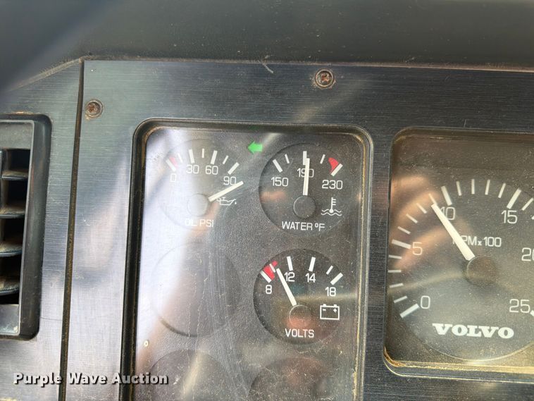 image for item FN2026 2001 Volvo WG dump truck