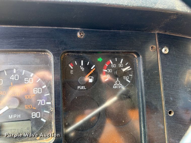 image for item FN2026 2001 Volvo WG dump truck