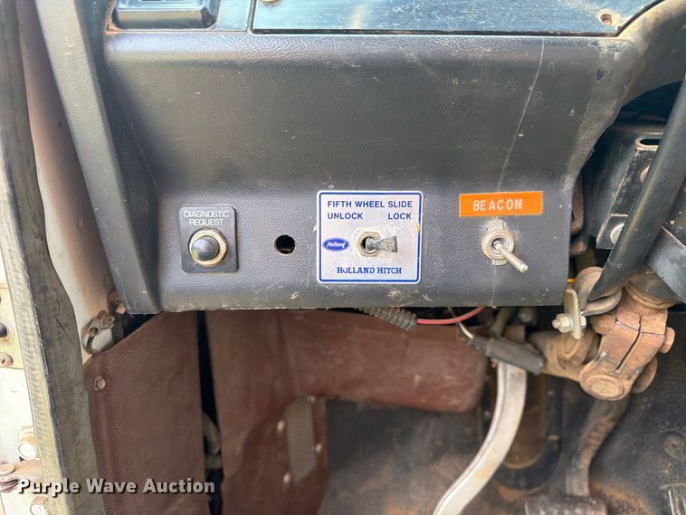 image for item FN2026 2001 Volvo WG dump truck