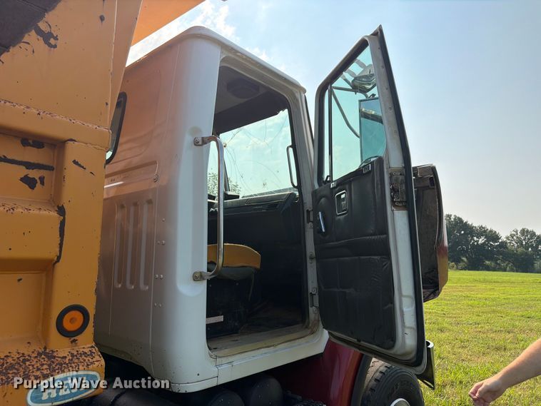 image for item FN2026 2001 Volvo WG dump truck