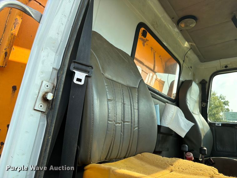 image for item FN2026 2001 Volvo WG dump truck