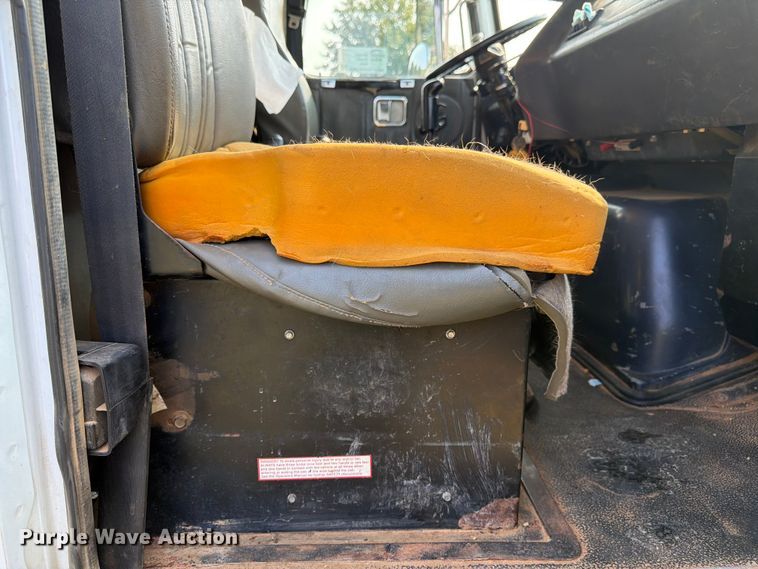 image for item FN2026 2001 Volvo WG dump truck