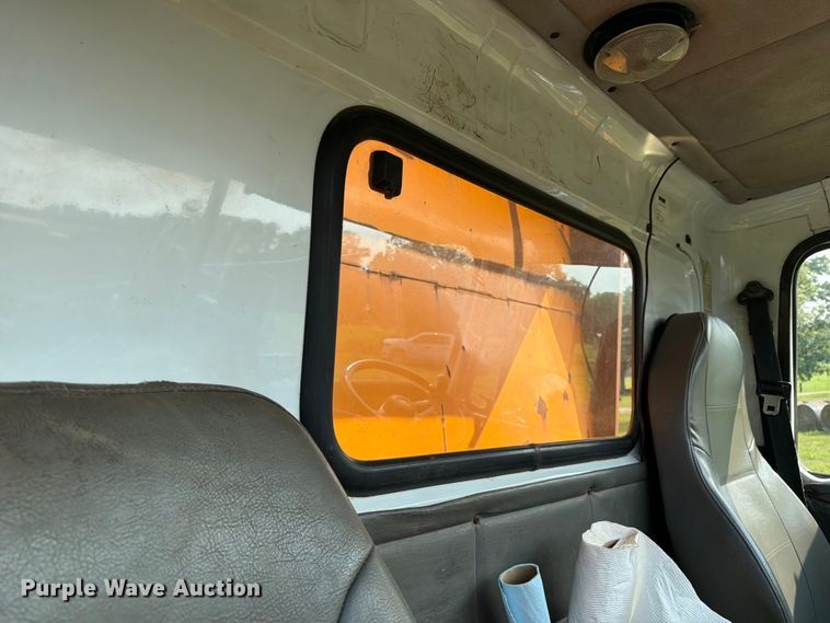 image for item FN2026 2001 Volvo WG dump truck