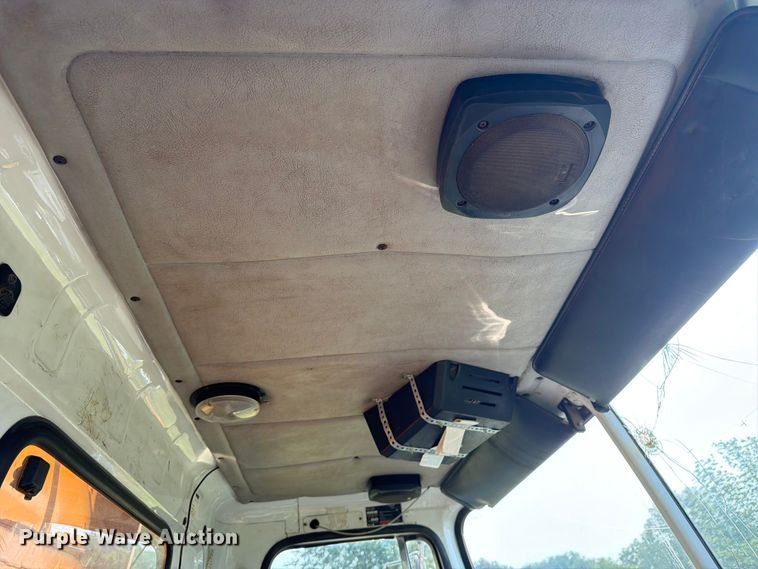 image for item FN2026 2001 Volvo WG dump truck