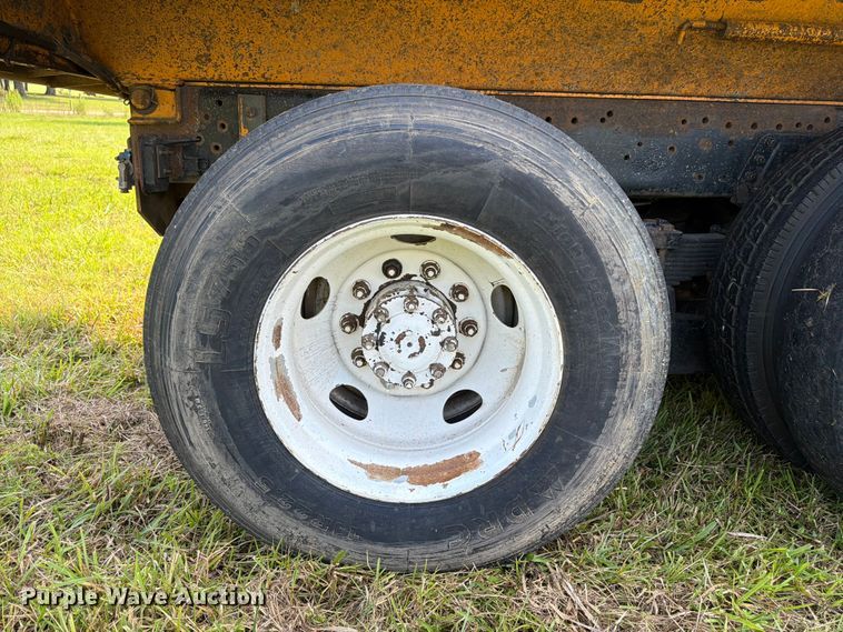 image for item FN2026 2001 Volvo WG dump truck