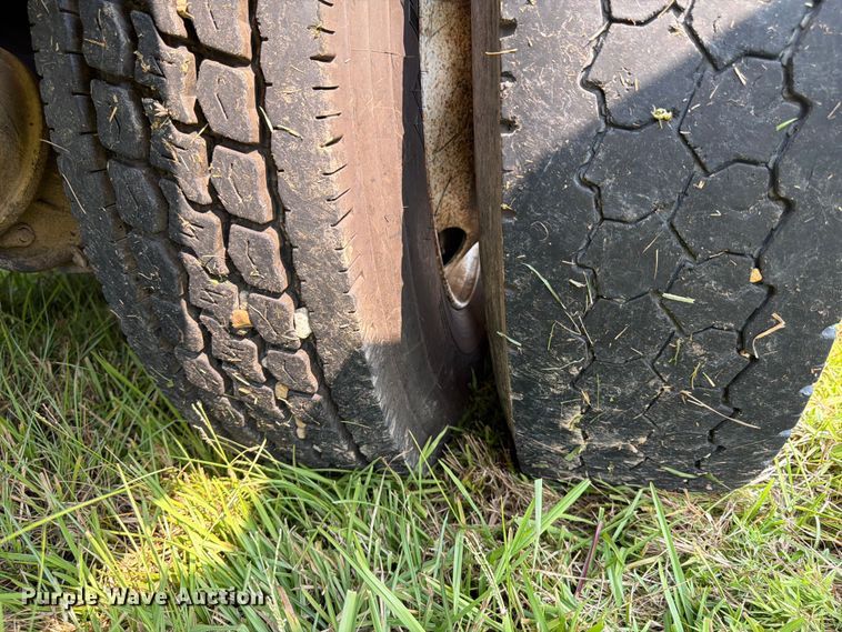 image for item FN2026 2001 Volvo WG dump truck
