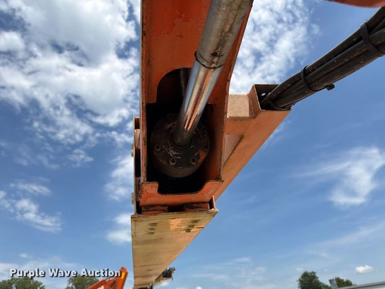image for item FN2045 2006 JLG 600AJ boom lift