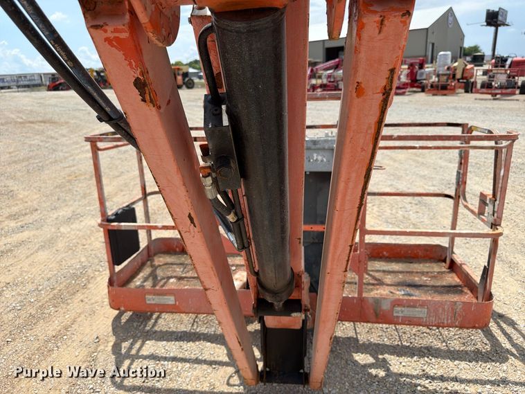 image for item FN2045 2006 JLG 600AJ boom lift