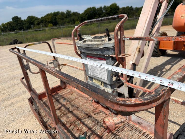 image for item FN2045 2006 JLG 600AJ boom lift