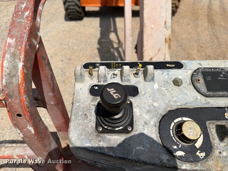 image for item FN2045 2006 JLG 600AJ boom lift