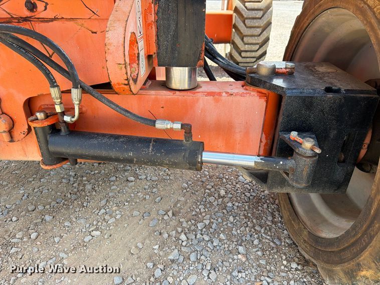 image for item FN2045 2006 JLG 600AJ boom lift