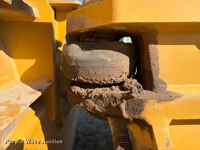 image for item FN2560 2014 Caterpillar D6K2 XL dozer