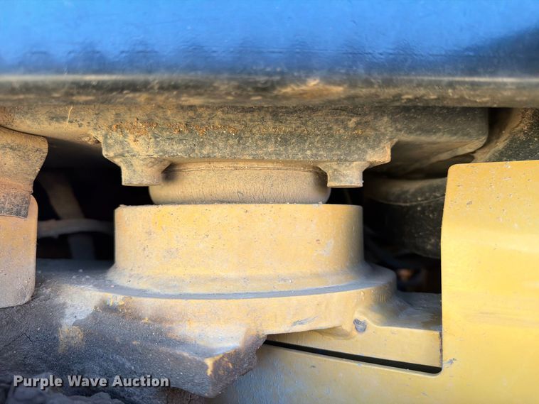 image for item FN2560 2014 Caterpillar D6K2 XL dozer