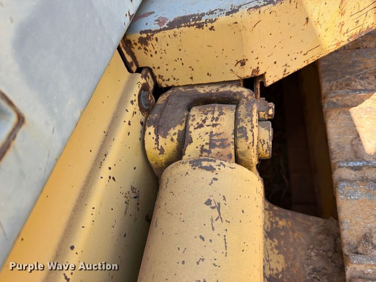 image for item FN2573 1999 Komatsu D41E-6 dozer