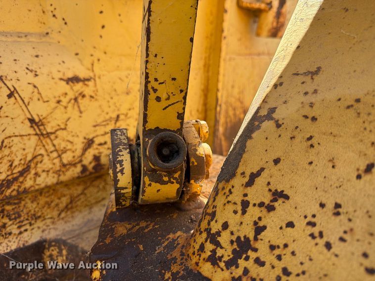 image for item FN2573 1999 Komatsu D41E-6 dozer