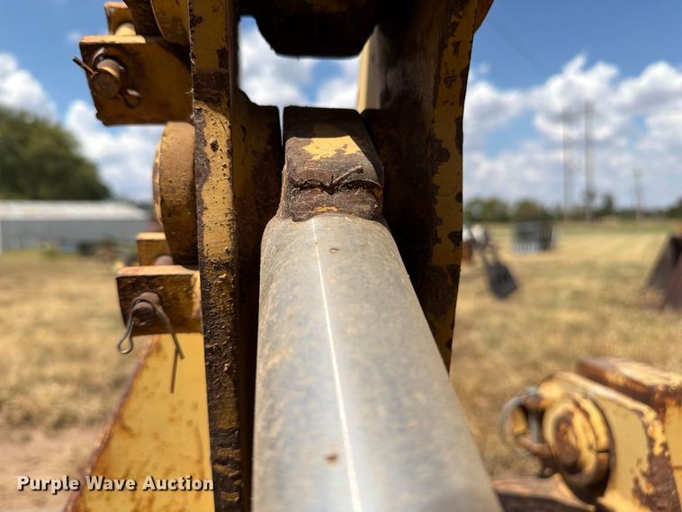 image for item FN2573 1999 Komatsu D41E-6 dozer