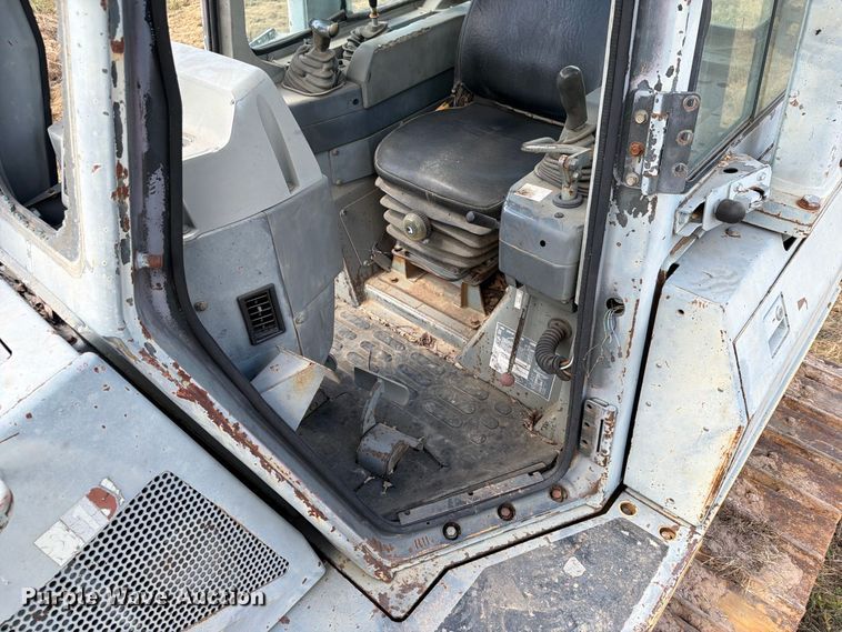 image for item FN2573 1999 Komatsu D41E-6 dozer