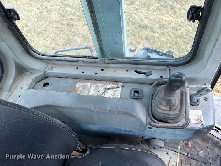 image for item FN2573 1999 Komatsu D41E-6 dozer