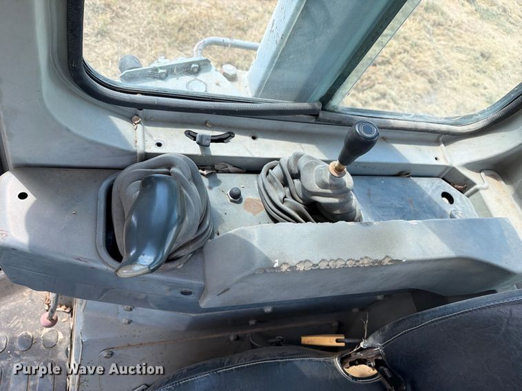 image for item FN2573 1999 Komatsu D41E-6 dozer