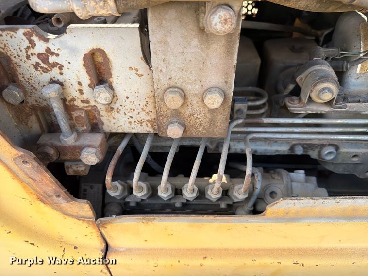 image for item FN2573 1999 Komatsu D41E-6 dozer