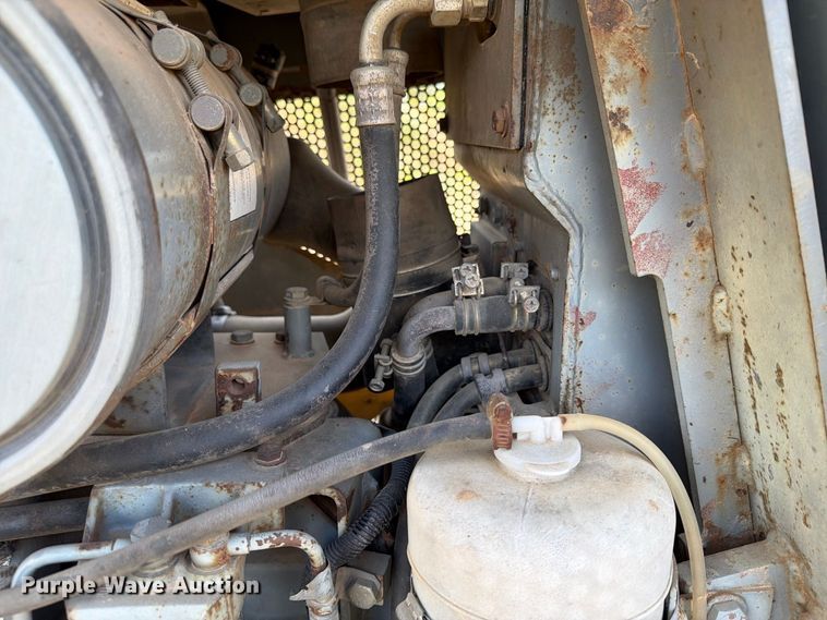 image for item FN2573 1999 Komatsu D41E-6 dozer