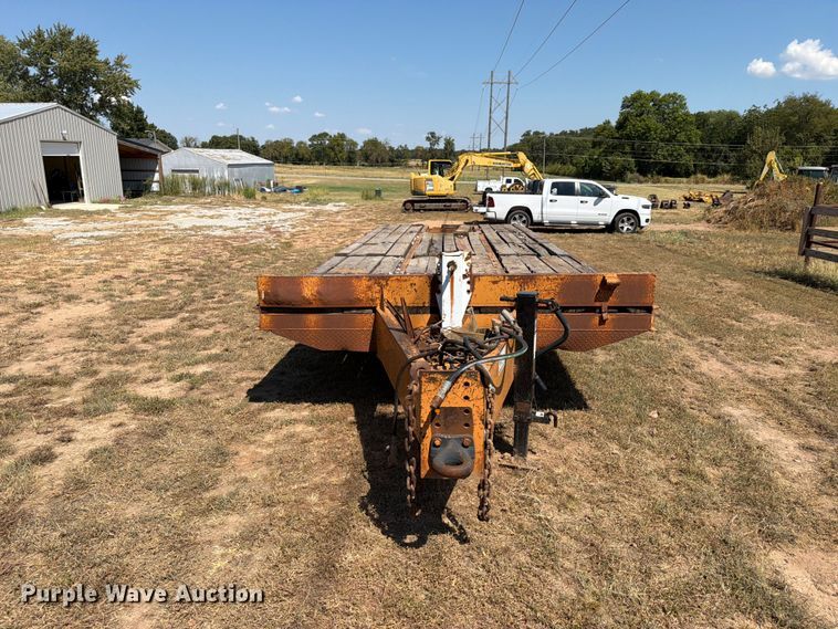 image for item FN2576 2005 Econoline DP2427DA equipment trailer