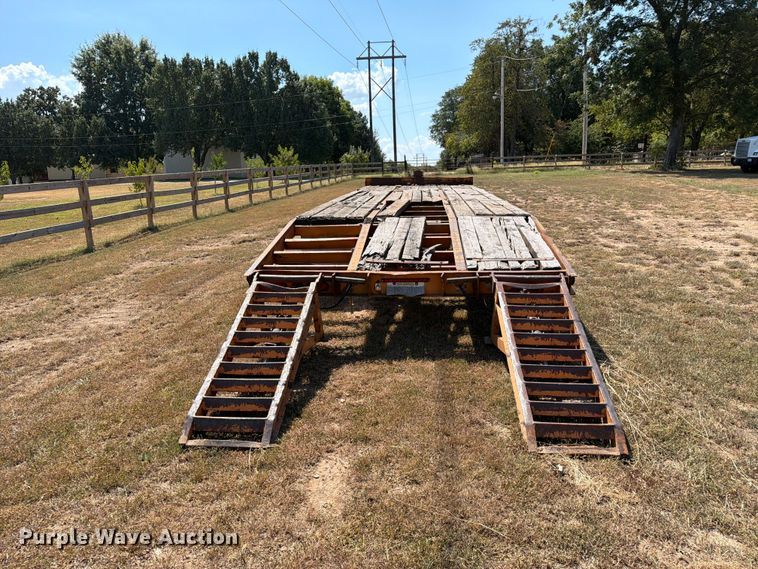 image for item FN2576 2005 Econoline DP2427DA equipment trailer