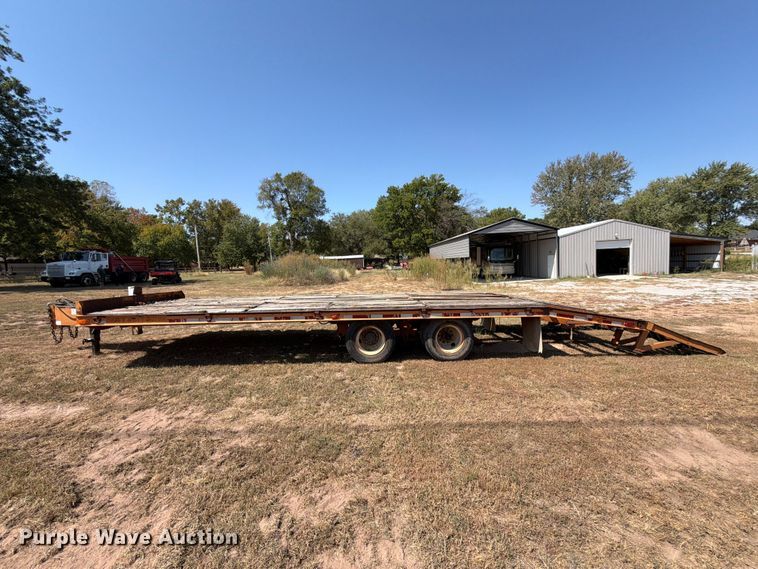 image for item FN2576 2005 Econoline DP2427DA equipment trailer