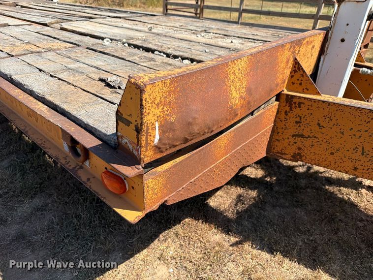 image for item FN2576 2005 Econoline DP2427DA equipment trailer