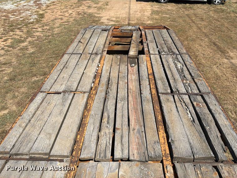 image for item FN2576 2005 Econoline DP2427DA equipment trailer