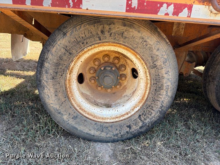 image for item FN2576 2005 Econoline DP2427DA equipment trailer